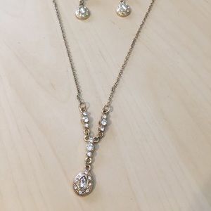 NWOT Gold 2 Piece set